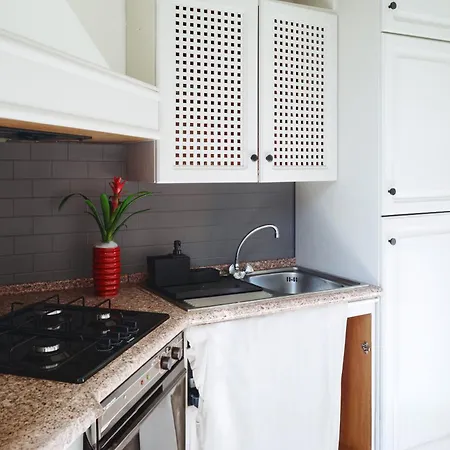Апартаменты Stylish Flat For Up To 5 People - 200m From Metro Sangiovanni